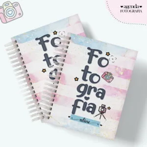 Dois cadernos em espiral com capa personalizada com tema de fotografia em tons pastéis.