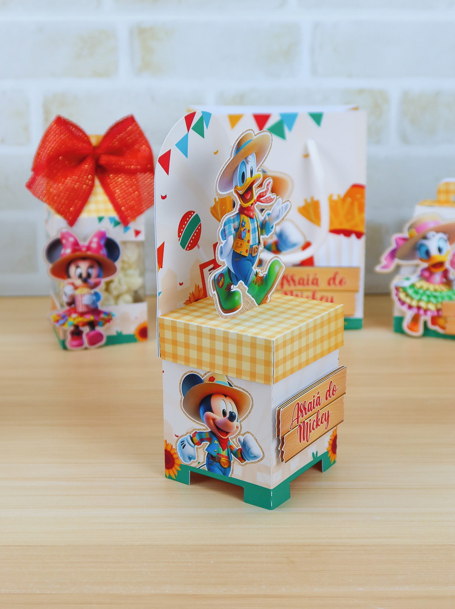 Arraiá da Turma do Mickey - Studio 3 Arte digital de caixa personalizada para festa junina com personagens caipiras.