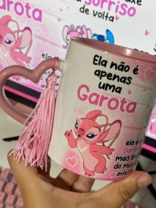 Arte Caneca Ela Não É Apenas Uma Garota - Angel Stitch