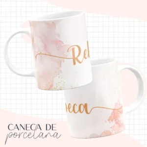 Duas canecas brancas com estampa de aquarela rosa e letras douradas sobre fundo quadriculado.