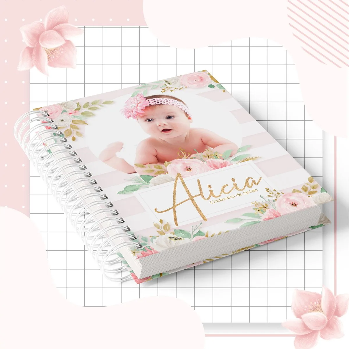 Caderno espiral com capa personalizada decorada com foto de bebê e flores rosas