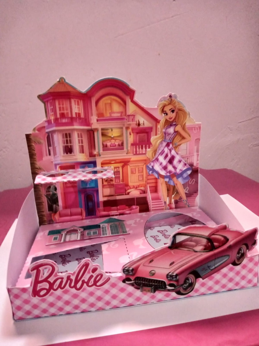 Cestinhas Páscoa Studio - Arquivo Digital 5 Arte digital pop-up com cenário Barbie, casa rosa, boneca e carro clássico.