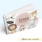 Capa de livro do bebê com animais e fundo quadriculado