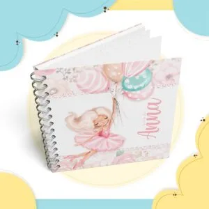 Caderno espiral com capa personalizada ilustrada com menina bailarina e balões