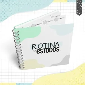 Caderno de espiral com capa personalizada com texto sobre rotina de estudos escolar.