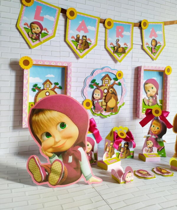 Só Um Bolinho Marsha e o Urso